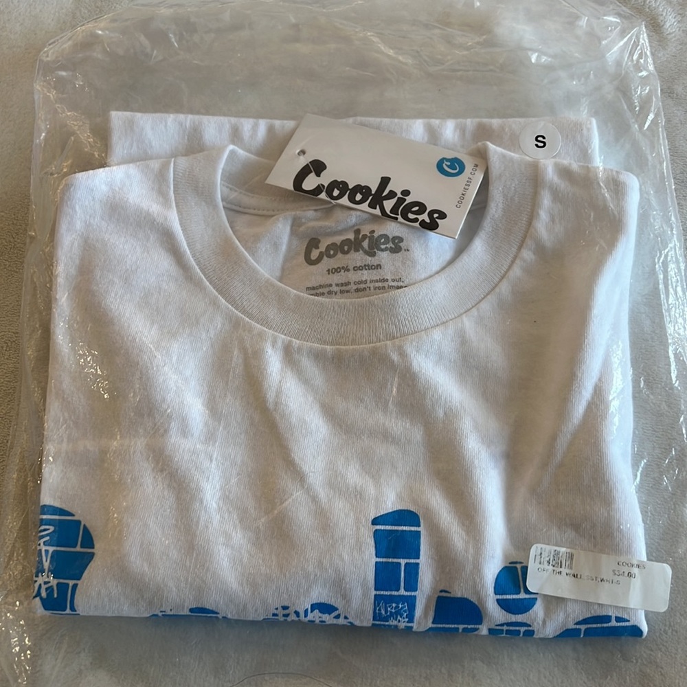 Cookies 🍪🍃 White T-shirt with Blue Logo NWT 🏷️ size Small **UNISEX